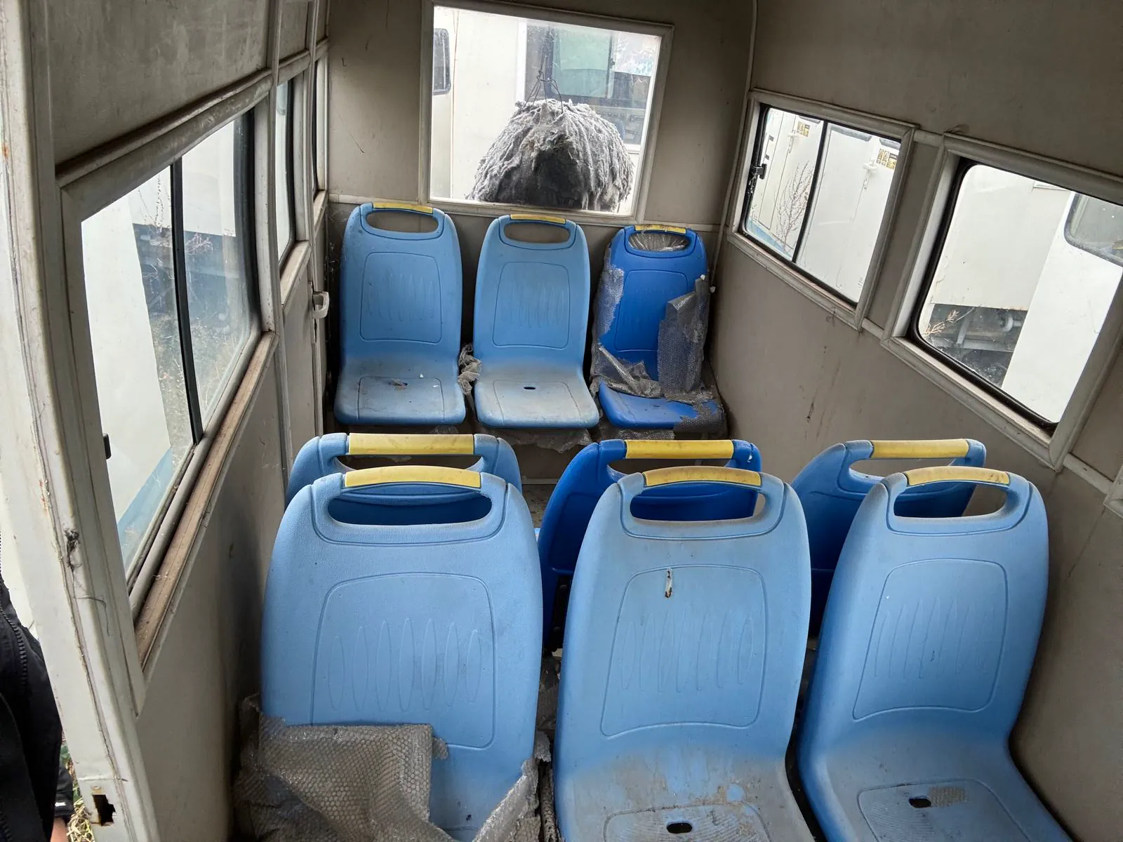 Leğen plastiğinden yapılmış koltuklar